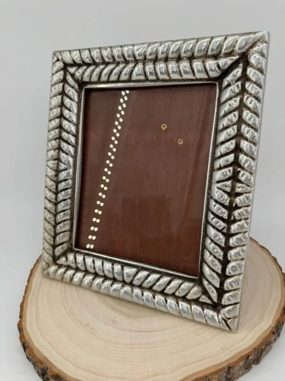 Heavy Cast Metal Pewter 5x7 Picture Frame Raised Leaf Design Wood Easel